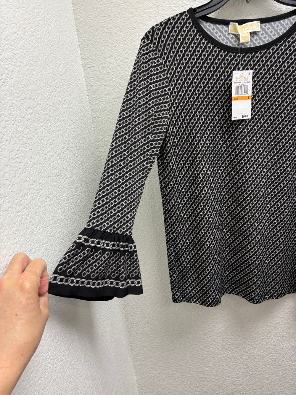MICHAEL Michael Kors Black and White Diagonal Chain-Print Long-Sleeve Top - Picture 5 of 5